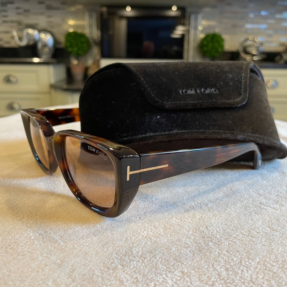 Tom Ford Raphael Sunglasses - Picture 5 of 8